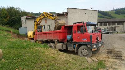 zemni-prace-vykopy-hranice-005